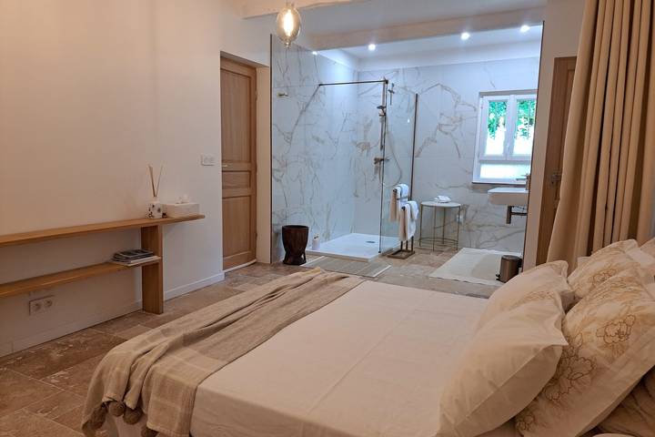 Ferienwohnung für 2 Personen, mit Pool und Garten in Grasse