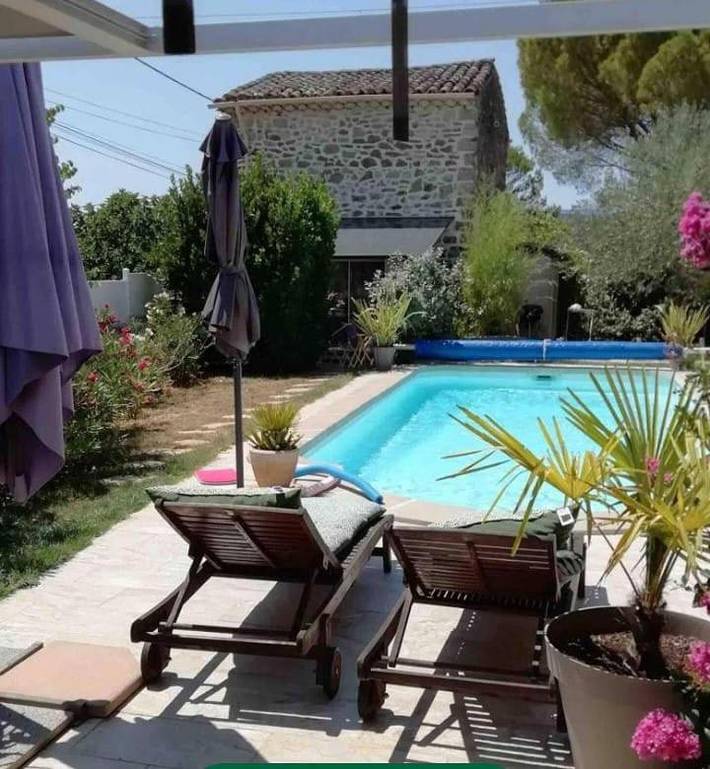 Casa de vacaciones para 4 personas, con jardín además de vistas y piscina, Se admiten mascotas - 1