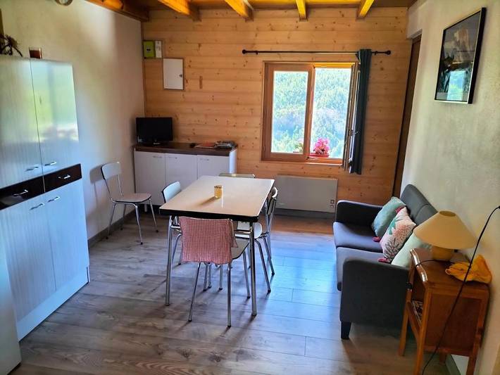 Appartement de vacances pour 4 personnes, avec terrasse ainsi que vue et jardin