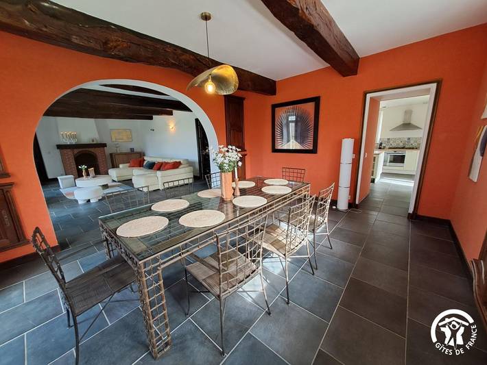 Gîte pour 12 personnes, avec Terrasse ainsi que Jardin et Piscine à Pont-de-Larn - 2