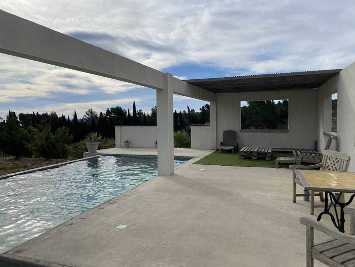 Gîte pour 5 personnes, avec piscine et sauna ainsi que jacuzzi et terrasse