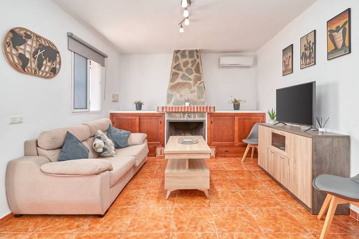 Landelijk Huis 'Villa Angeles' met Uitzicht op Zee, Wi-Fi en Airconditioning in Punta Lara (Nerja), Nerja