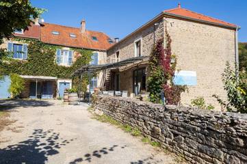 Chambre d’hôte pour 6 personnes, avec jardin et piscine ainsi que sauna et vue dans Côte-d'Or