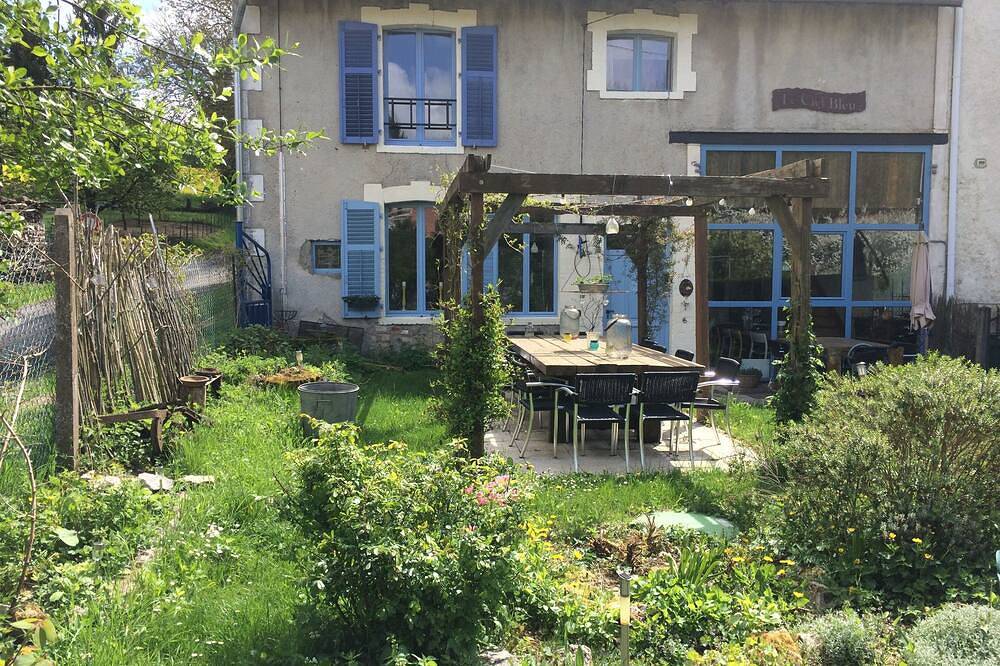 Gîte avec chambre et séjour / cuisine séparés Le Ciel Bleu in Région de Commercy
