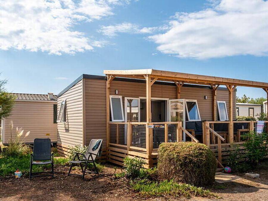 Camping Romanée - Kervilor - Mobile home 6 persons - Premium | 3 Bedrooms | 6 Pers. | Terrace Lounge | Air conditioning in La Trinité-sur-Mer, Côte des Mégalithes