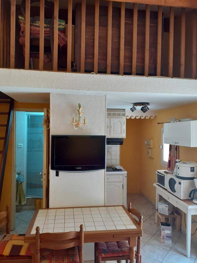 Gîte pour 4 personnes, avec terrasse et vue dans Plage de la Madrague (Giens) - 2