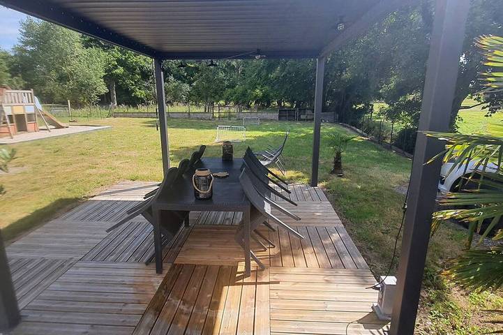 Location de vacances pour 8 personnes, avec Terrasse et Jardin à Précey