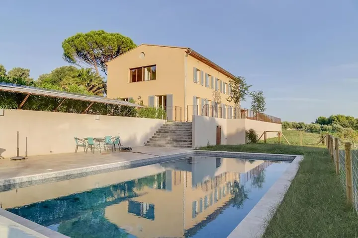 Chalet para 12 personas, con vistas además de piscina y jardín, Familias con niños - 1