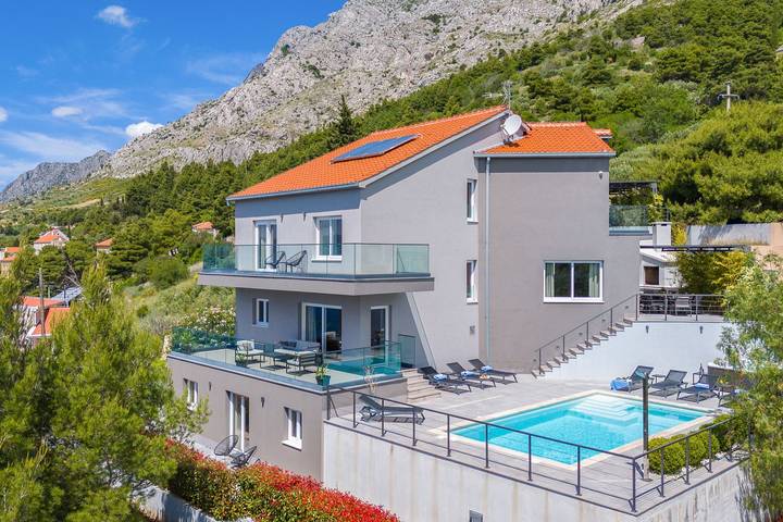 Villa pour 8 personnes, avec sauna et jardin ainsi que piscine et jacuzzi à Mimice - 2