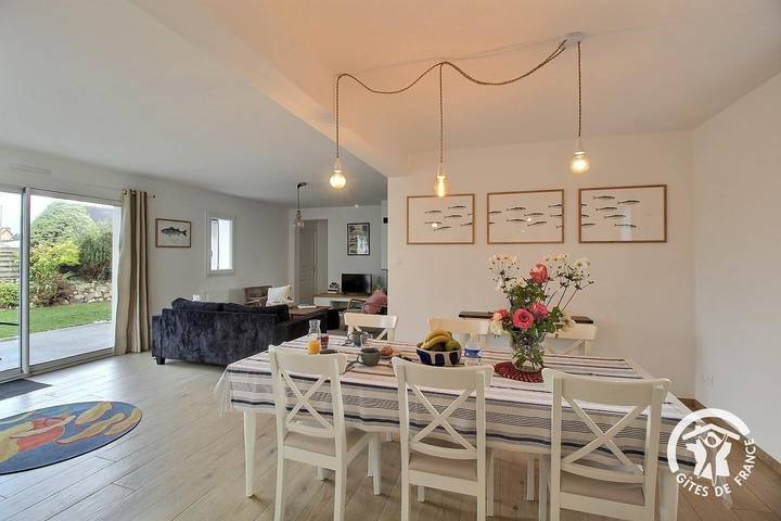 Gîte pour 5 personnes, avec Terrasse ainsi que Jardin et Vue dans Port Blanc (Penvénan) - 3
