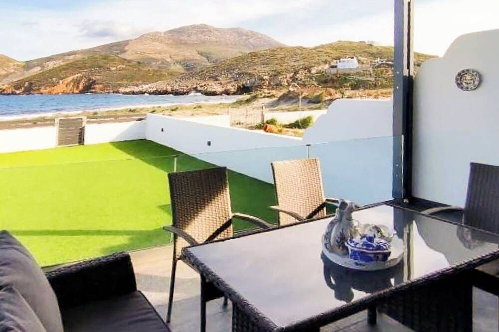 Marilous House - Skyros Beachfront Getaway in Achilli, Skyros