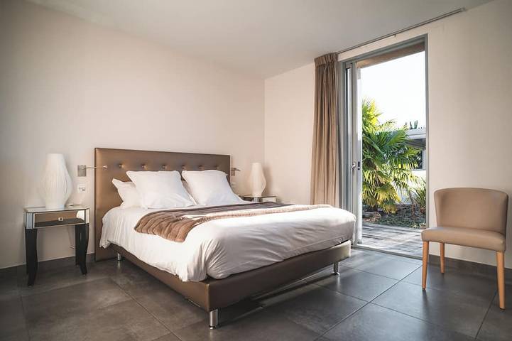 Villa Alayrac : Location de Vacances de Rêve avec Piscine Chauffée et Spa Privé in Espalion, L'Aubrac