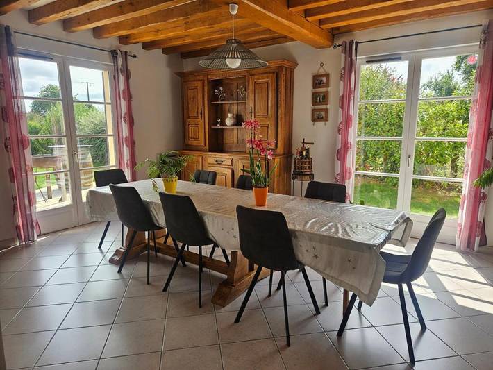Gîte pour 6 personnes, avec jardin et terrasse ainsi que piscine et vue dans Champlost - 2