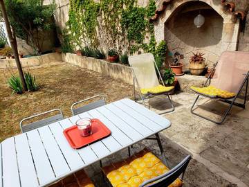 Gîte pour 3 personnes, avec terrasse ainsi que jardin et vue dans Plage De L Anse De L Arene