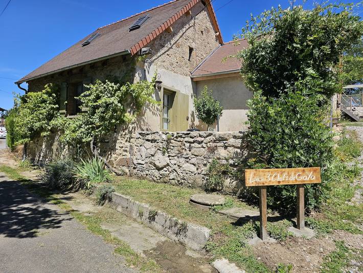 Gîte pour 4 personnes, avec piscine ainsi que sauna et jacuzzi dans Saint-Jean-Ligoure