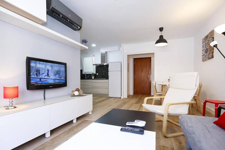 Apartamento entero, Apartamento de vacaciones para 6 personas con terraza in La Pineda, Platja de la Pineda
