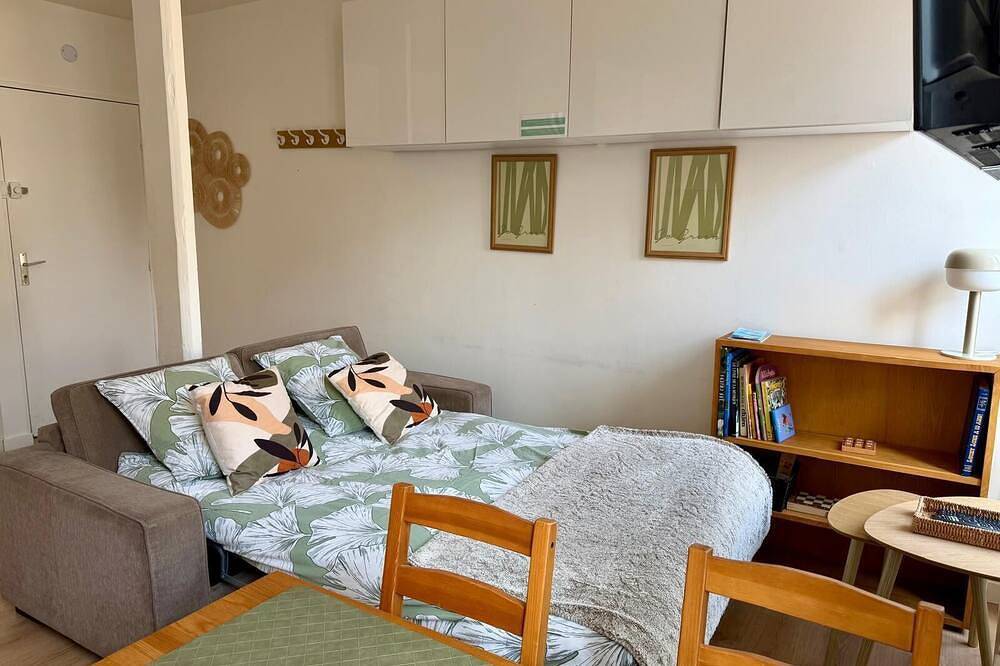 Entire apartment, Le Petit Milly in Milly-la-Forêt, Parc naturel régional du Gâtinais français