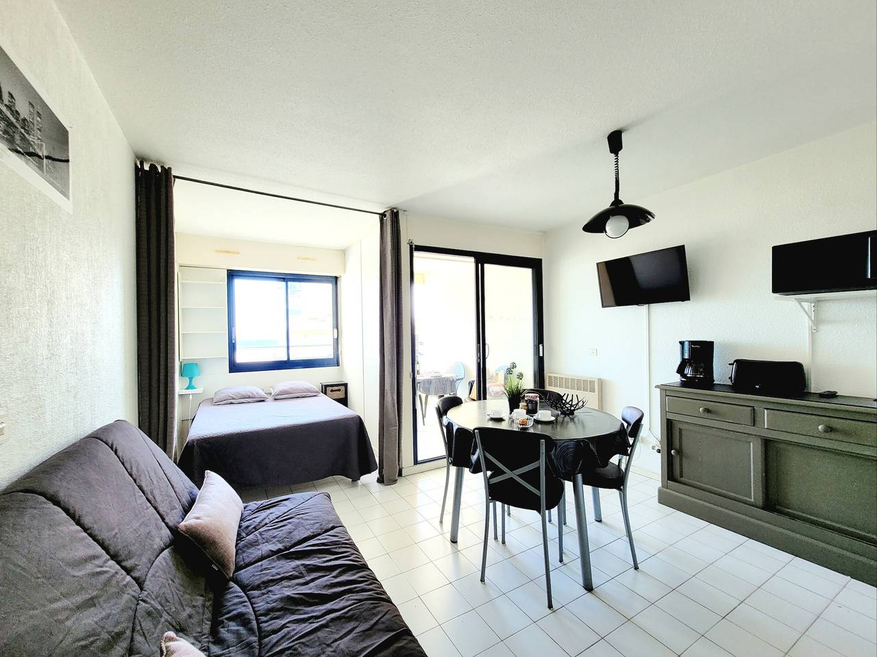 Entire studio, Canet-en-Roussillon - Studio alcove 4 pers - Terrace - Private Parking in Canet-en-Roussillon, Côte d'Améthyste