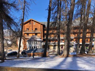 Gîte pour 2 personnes, avec sauna, adapté aux familles dans Valberg (Niza)