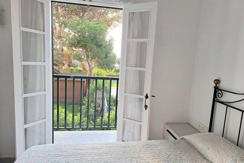 Apartamento entero, Apartamento con Piscina junto a la Playa con Solarium y Barbacoa in Son Xoriguer, Ciudadela