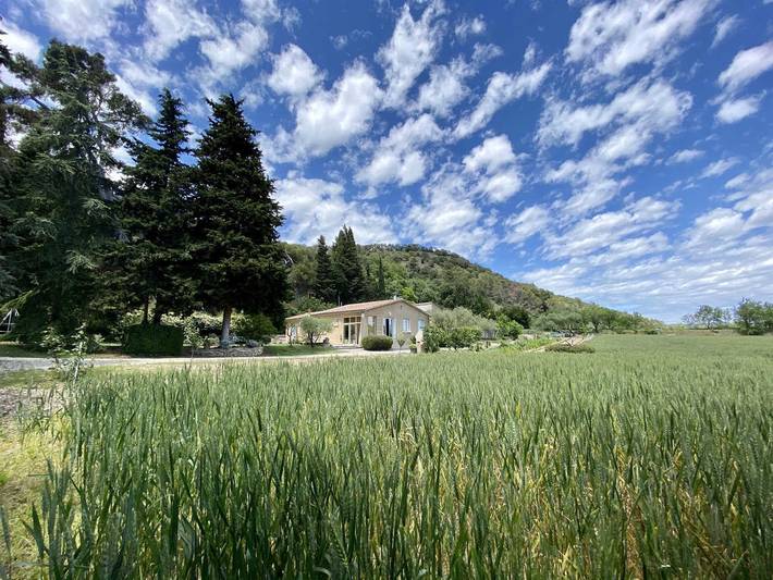Gîte pour 6 personnes, avec Terrasse et Jardin