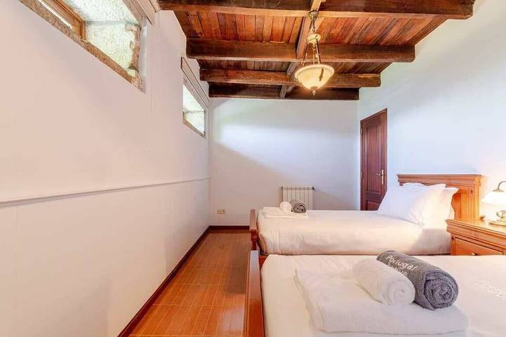 Location de vacances pour 14 personnes, avec piscine ainsi que balcon et jardin dans Barroselas - 4