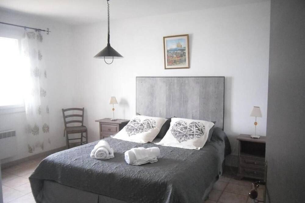 Zimmer mit Blick auf die Teiche in Saintes-Maries-de-la-Mer, Arles und Umgebung