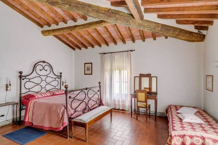 Holiday rental for 3 people, with garden and pool in Arezzo