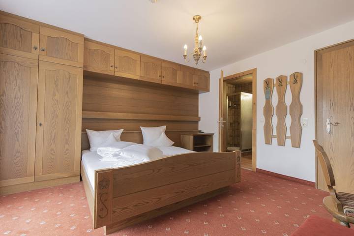 Ganze Ferienwohnung, Doppelzimmer Jamspitze Kurzaufenthalt in Galtür, Verwall