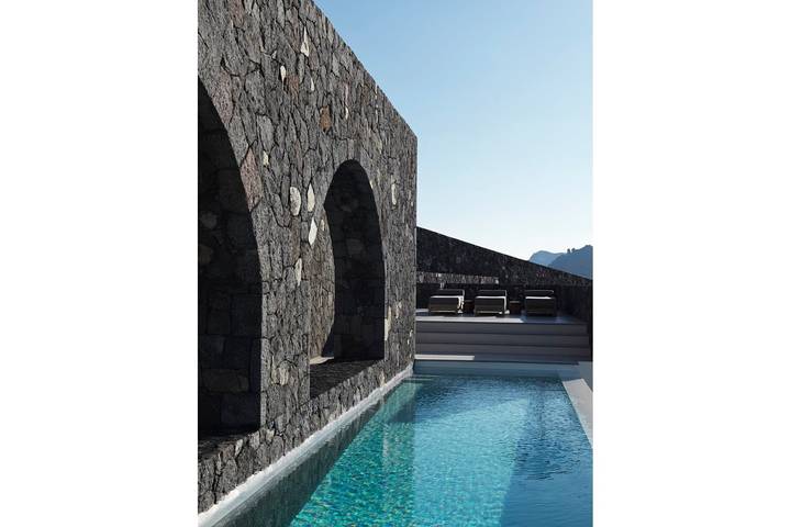 Location de vacances pour 6 personnes, avec terrasse ainsi que vue sur l’océan et piscine à Oia - 4