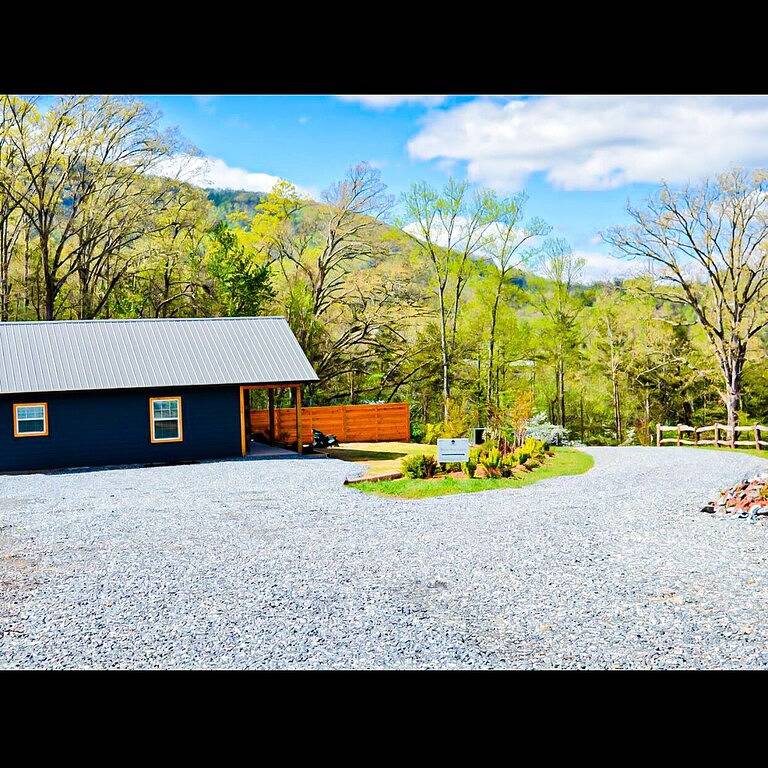 The Blue Moose: In der Nähe der Stadt, Blick auf die Berge, Whirlpool und vieles mehr! in Bryson City, Fontana Lake