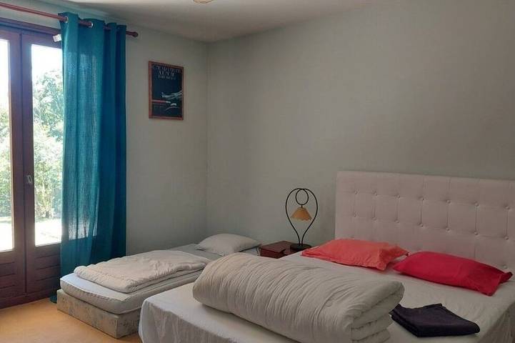 Location de vacances pour 20 personnes, avec jardin et terrasse à Chalmazel - 3