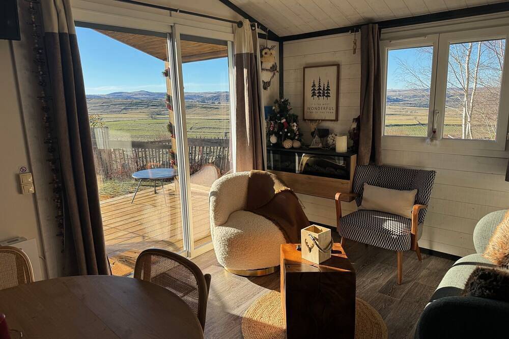 Chalet L'erable / Vue Panoramique sur L'aubrac in Nasbinals, Región de Mende