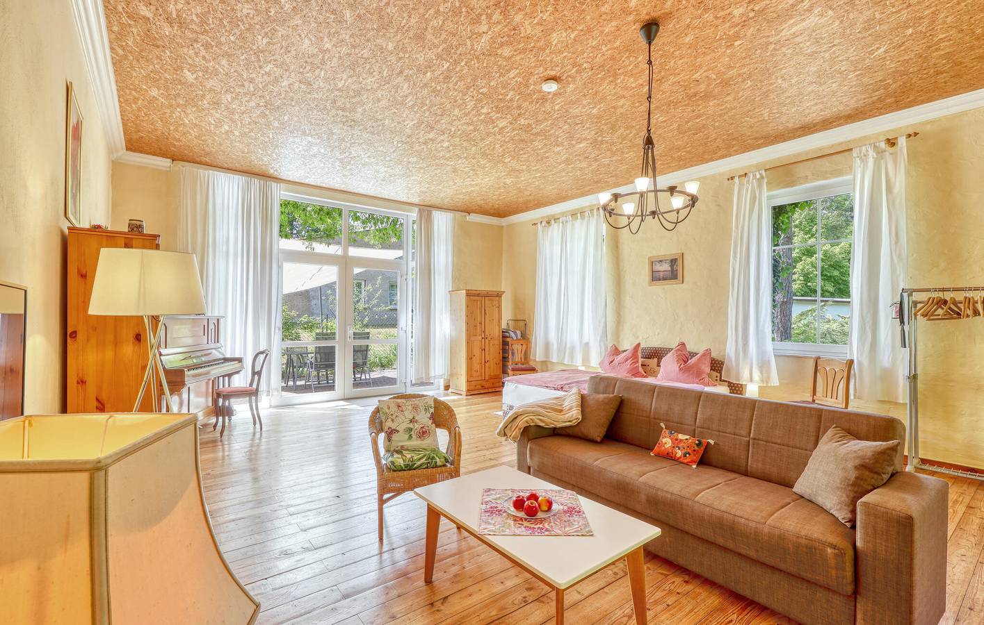 Wohnung mit Terrasse, Parkplatz und Küche in der Nähe von Strand und See in Boitzenburger Land, Barnimerland Region