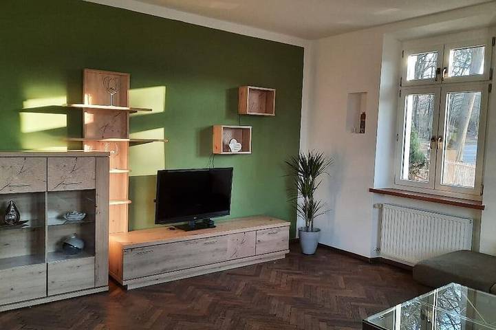 Ferienwohnung für 8 Personen, mit Sauna und Garten sowie Whirlpool und Balkon