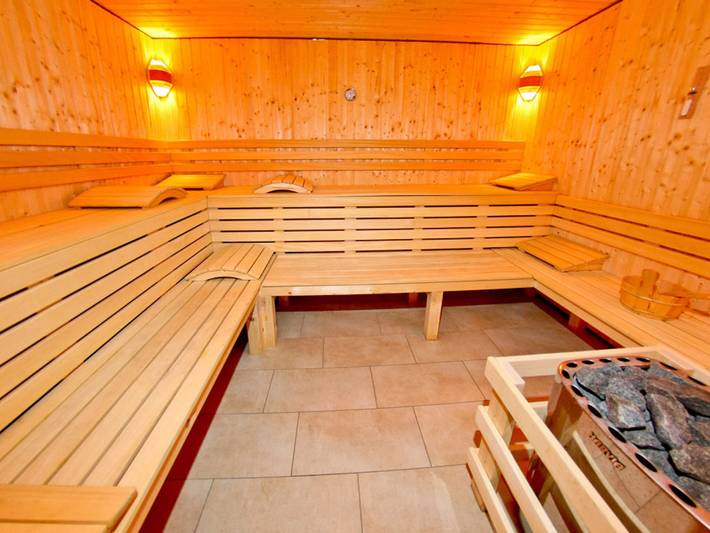 Ferienwohnung für 16 Personen, mit Balkon und Garten sowie Sauna, kinderfreundlich im Siegerland - 4