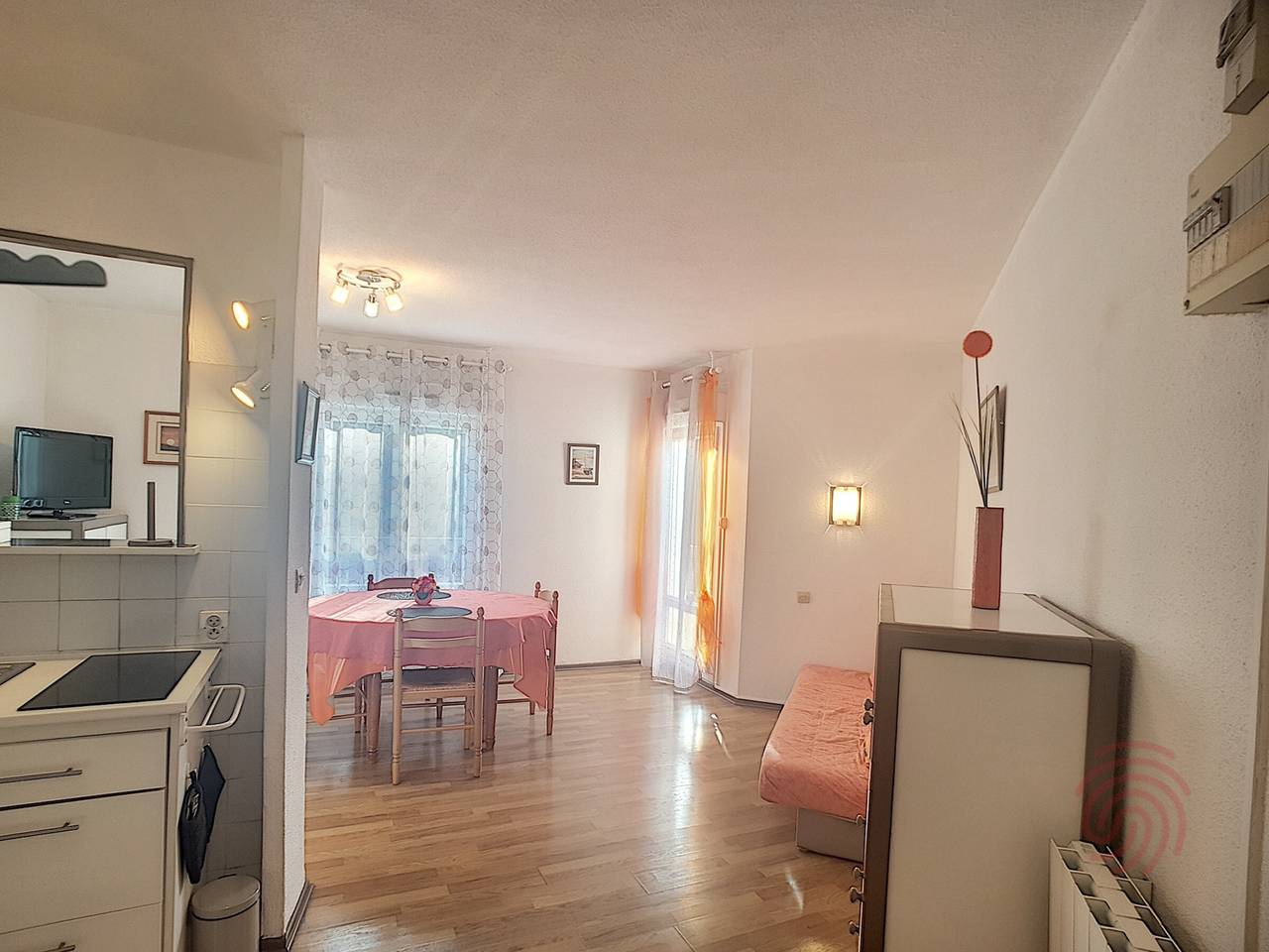Appartement entier, Appartement F2 lumineux avec balcon, proche centre et Thermes, animaux acceptés, wifi gratuit in Lamalou-les-Bains, Région de Béziers