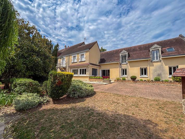 Gîte pour 10 personnes, avec piscine ainsi que terrasse et jardin - 1