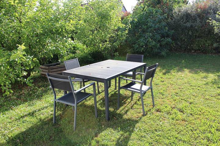 Location de vacances pour 2 personnes, avec Jardin à Saint-Julien (Bourgogne)