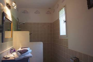 Chambre D’hôte pour 2 Personnes dans Lacoste, Parc naturel régional du Luberon, Photo 2