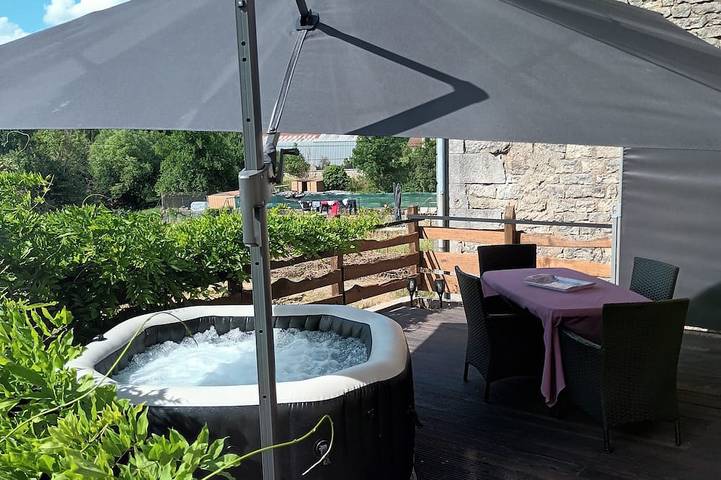 Location de vacances pour 4 personnes, avec Jacuzzi dans Tréveray