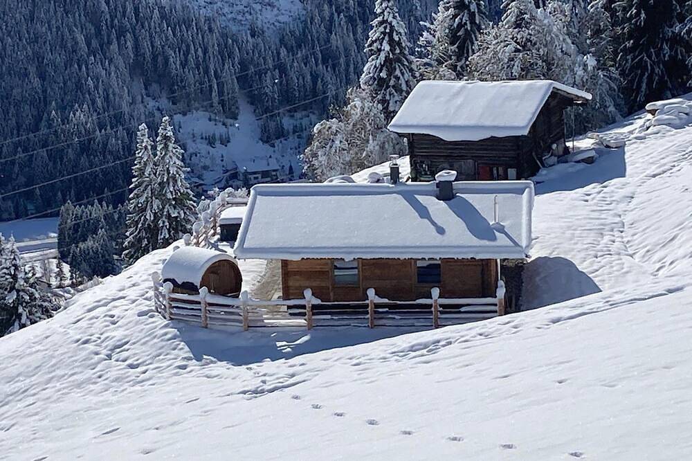 Chalet with whirlpool & sauna on the ski slope in Gerlos, Kitzbuehl alps