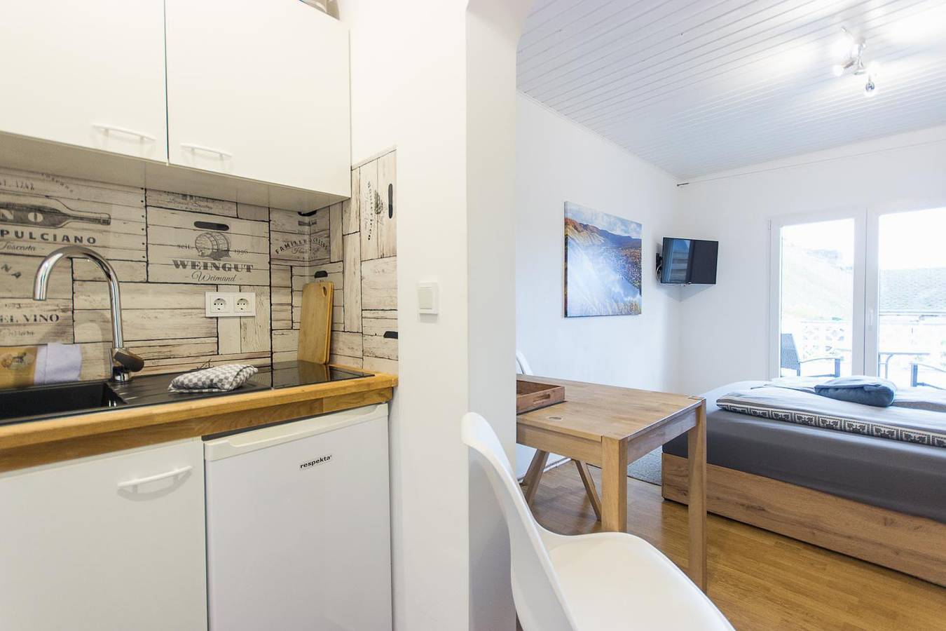 Ganze Ferienwohnung, Kleines gemütliches Studio 1. in Moselnähe in Zeltingen-Rachtig, Bernkastel-Kues & Umgebung