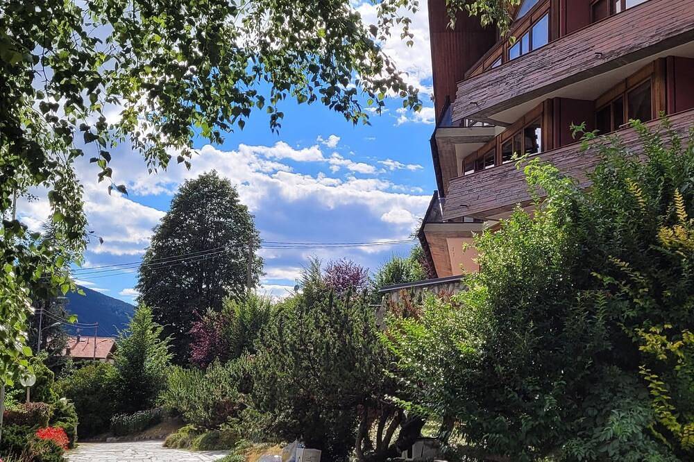 Appartamento intero, Ampio Appartamento in Residence vicinissimo a Ponte di Legno in Temù, Valtellina