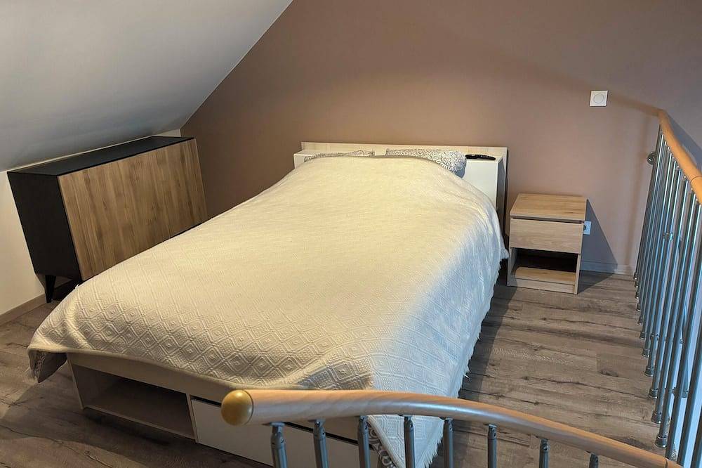 Homerez - Charming house near Sains with spa and enclosed garden in Sains, Saint-Malo region