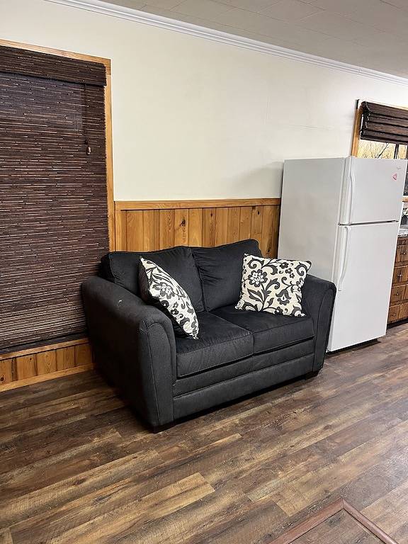 Drive up & park 6 ft from this clean, equipped houseboat in Cypress Cove Marina in Plaquemines Parish