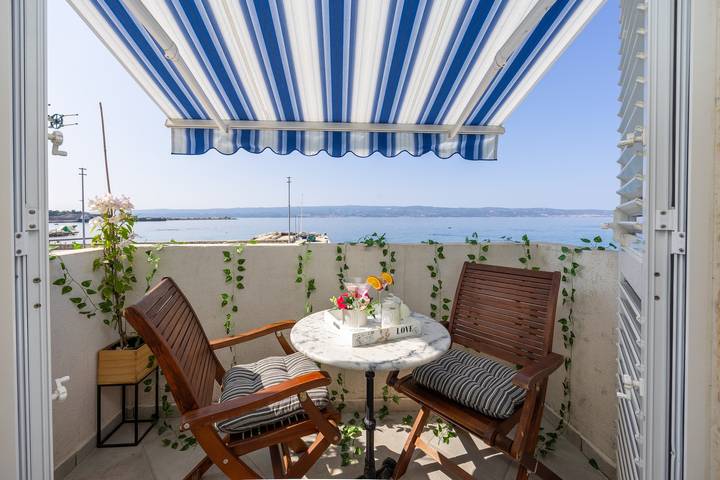 Appartement entier, Appartement Anita & Mateo A3 : vue mer, Wi-Fi et climatisation in Dugi Rat, Omiš-Riviera