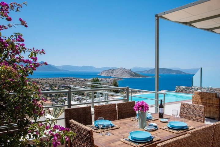 Location de vacances pour 6 personnes, avec vue ainsi que piscine et jardin dans Perdika - 2