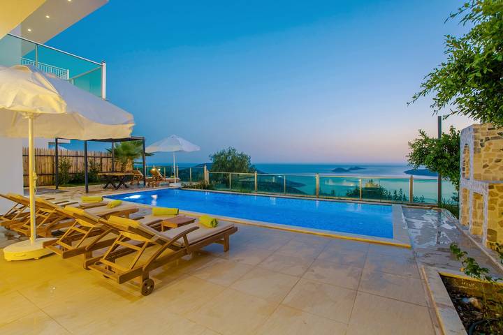 Villa für 6 Personen mit Pool in Kaş, Saklıkent