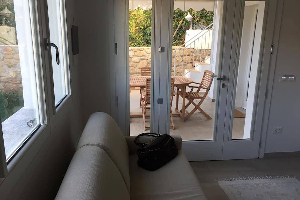 Casa Elena: Nueva casa bien cuidada y luminosa con jardín bien amueblado. in Marciana Marina, Elba